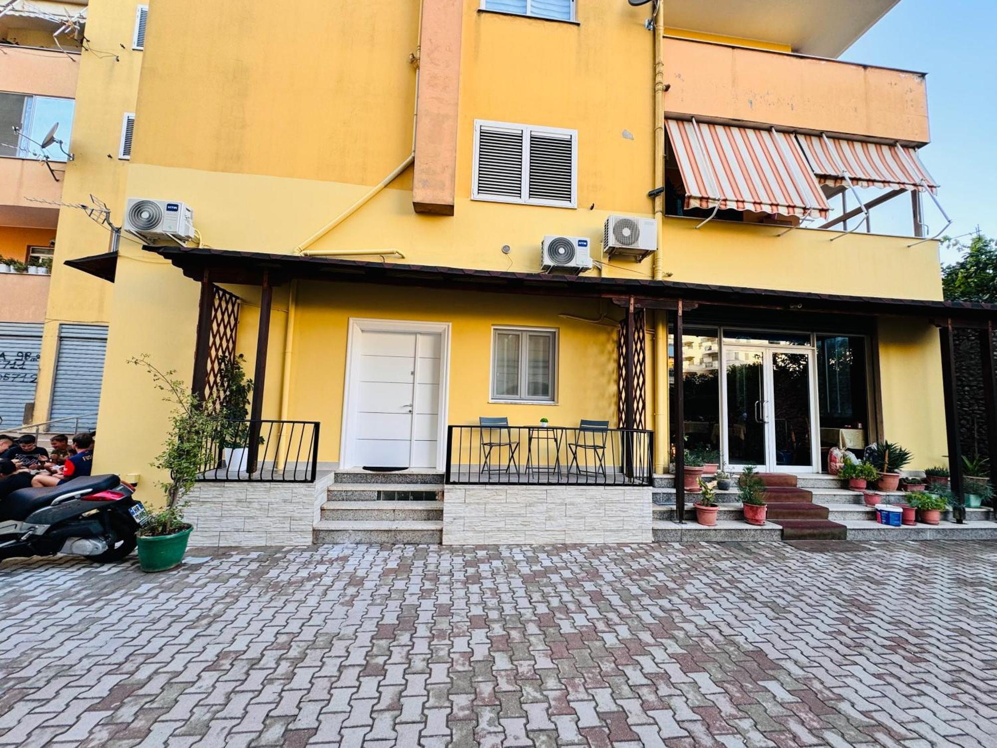 Edi Apartament Center Шкодер Экстерьер фото