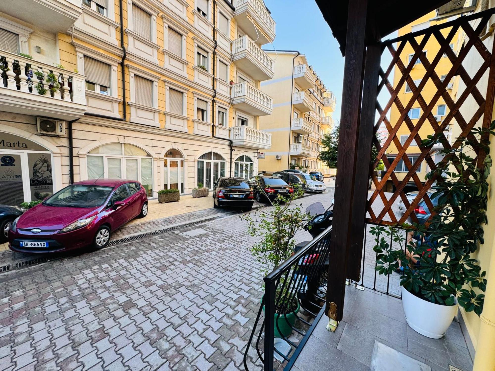 Edi Apartament Center Шкодер Экстерьер фото